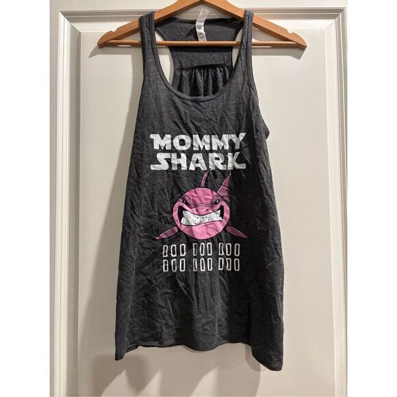 Mommy Shark Women's Tank Top size Medium - Picture 1 of 2